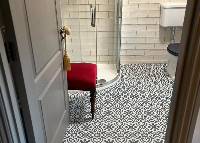 The Blue Door Tatil Evi *